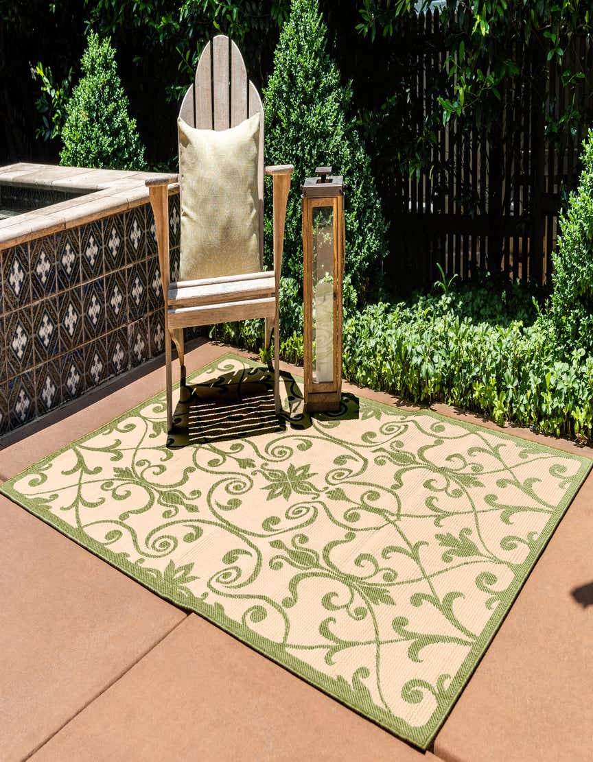 Green 3' 3 x 5' Outdoor Botanical Indoor / Outdoor Rug