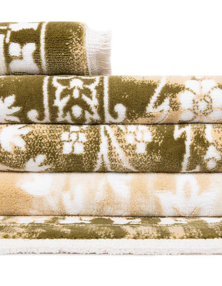 Detail image of 4' x 6' Nain Design Rug