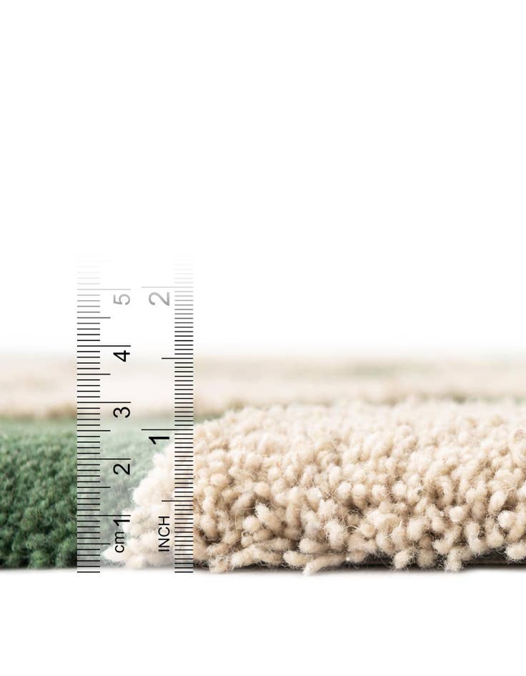 Detail image of 5' 1 x 8' Handtufted Wool Rug
