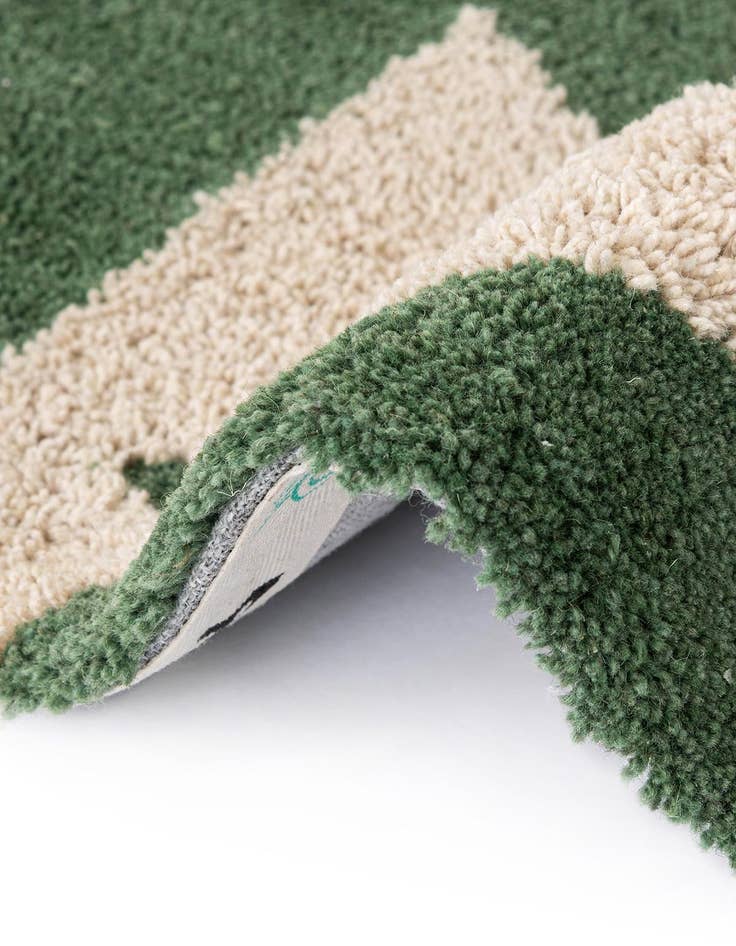 Detail image of 3' 3 x 5' 3 Handtufted Wool Rug