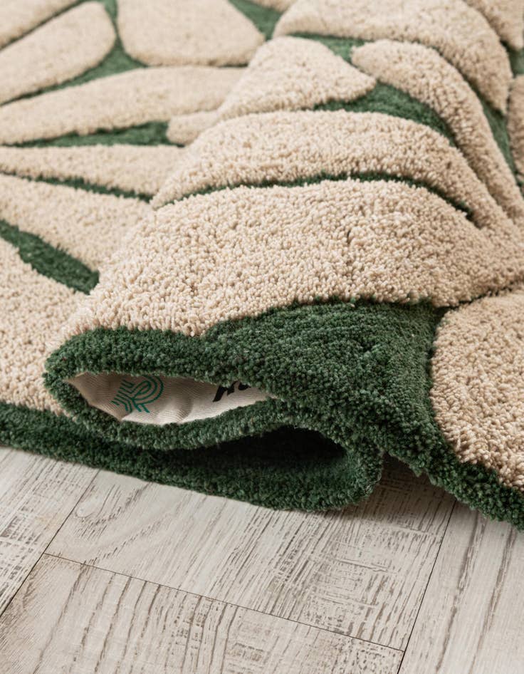 Detail image of 4' 1 x 6' 1 Handtufted Wool Rug