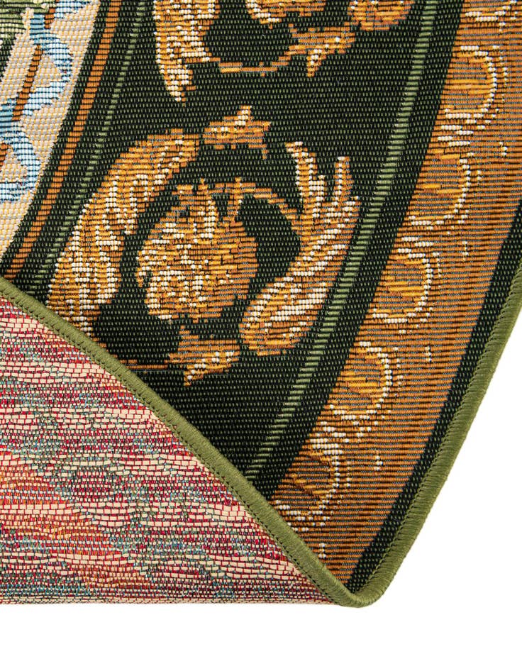 Detail image of 4' x 4'  Washable Traditional Indoor / Outdoor Round Rug