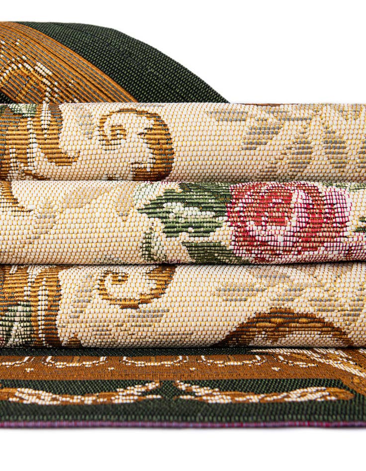 Detail image of 4' x 4'  Washable Traditional Indoor / Outdoor Round Rug