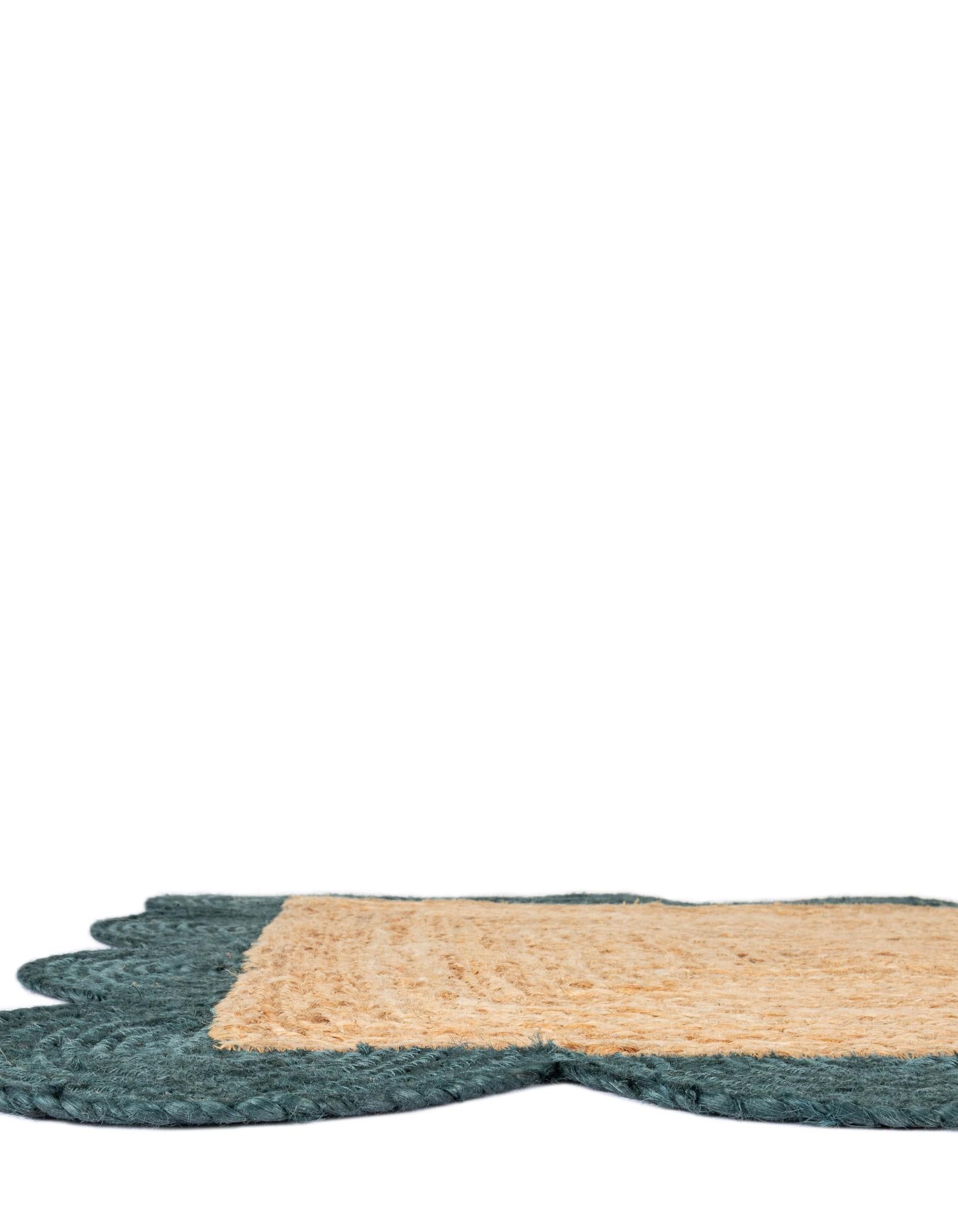 5' 1 x 8' Handmade Scallop Braided Jute Rug