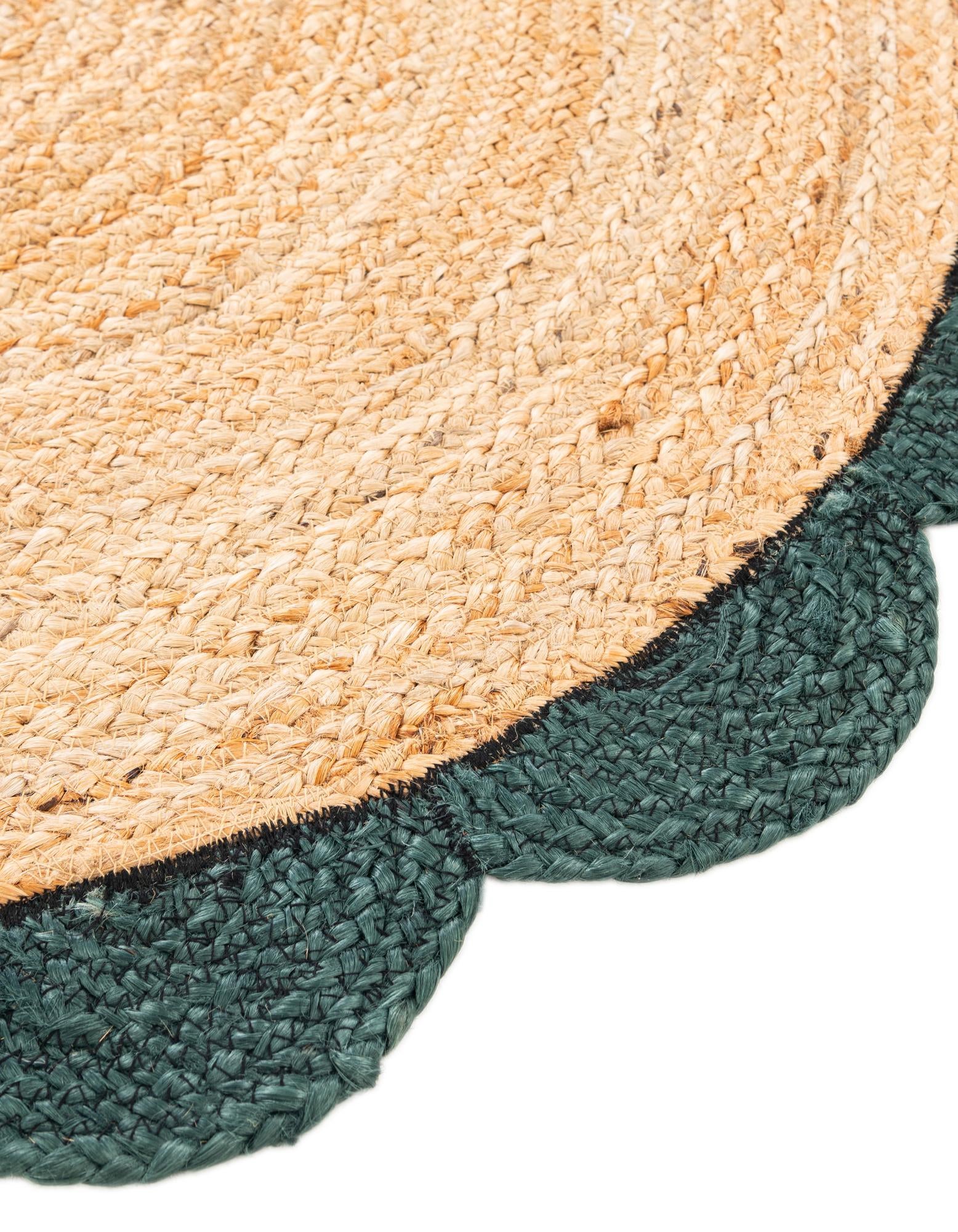 3' 1 x 3' 1 Handmade Scallop Braided Jute Round Rug