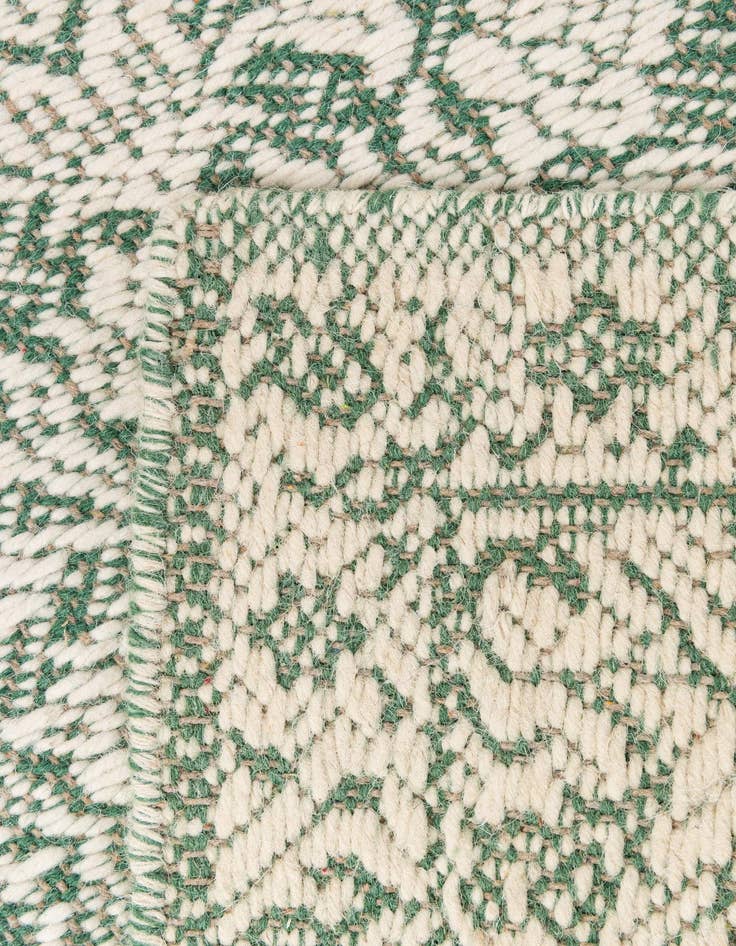 Detail image of 2' 4 x 3' 5  Hand Woven Lattice Wool Rug