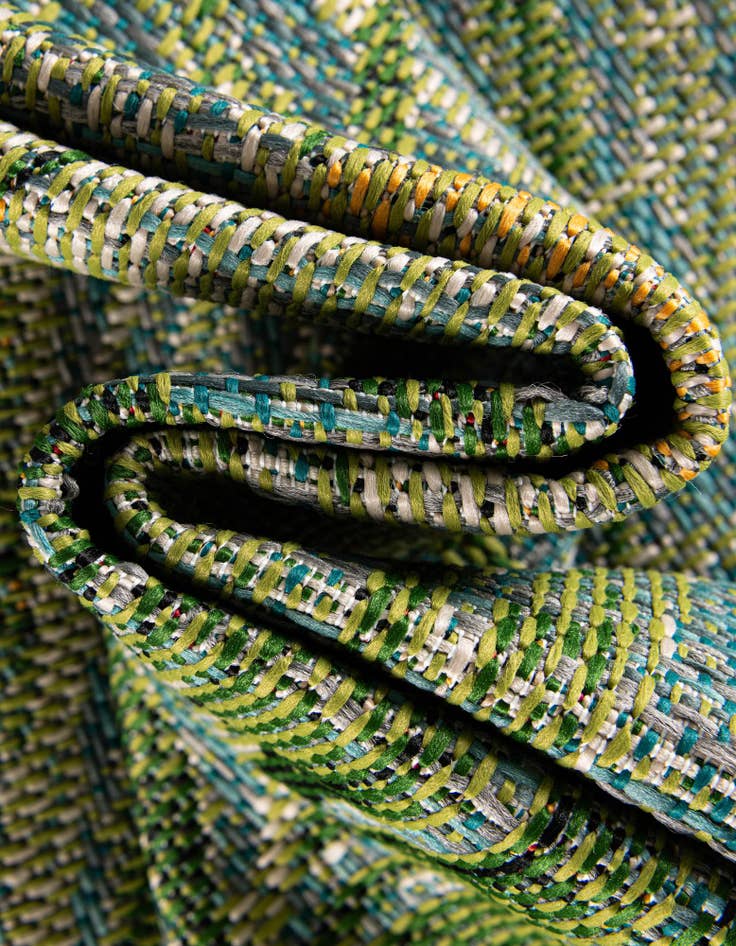 Detail image of 5' x 5'  Washable Botanical Indoor / Outdoor Round Rug