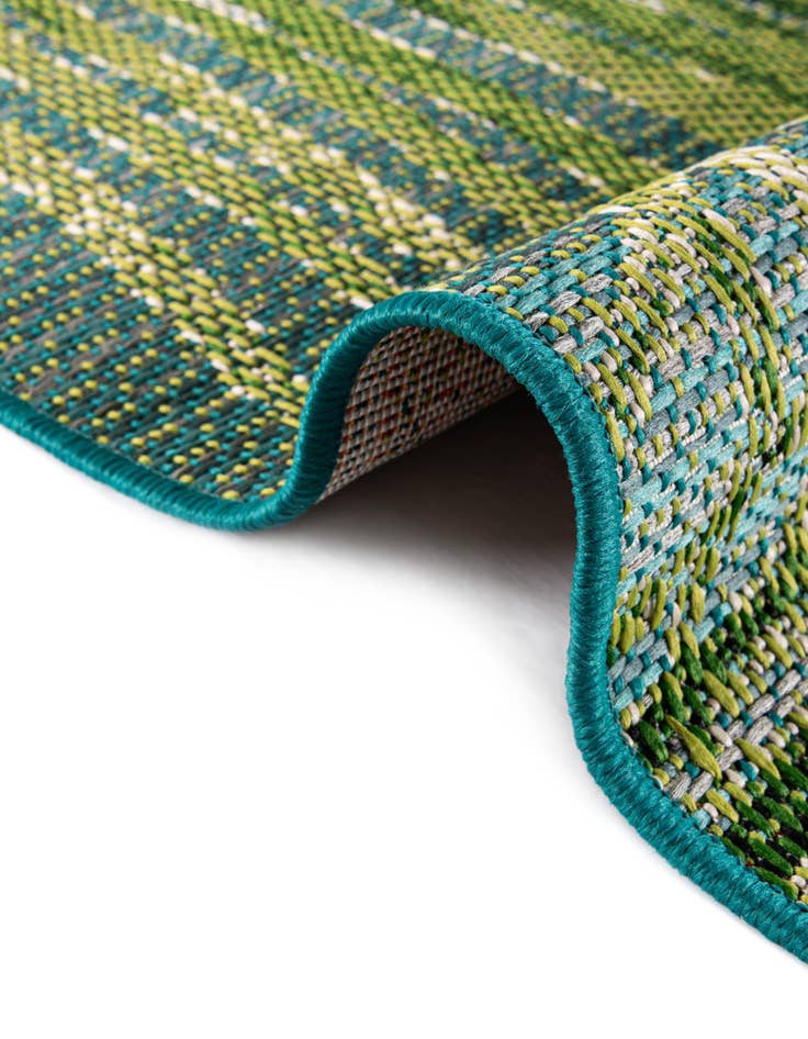 Detail image of 5' x 5'  Washable Botanical Indoor / Outdoor Round Rug