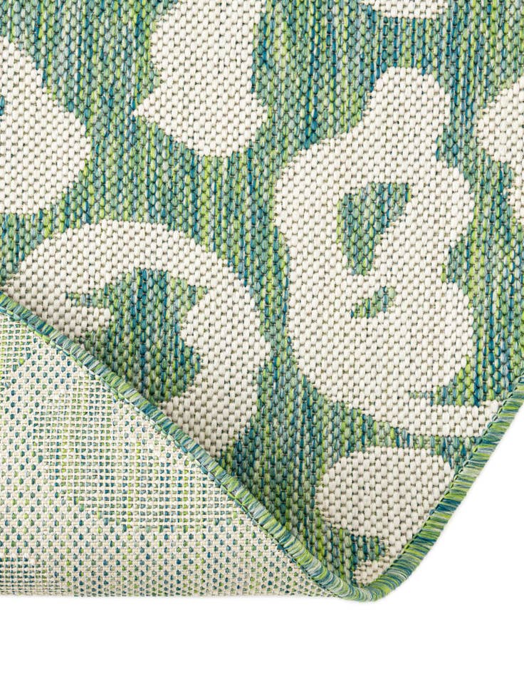 Detail image of 12' x 12' Easy-Clean Safari Indoor / Outdoor Round Rug