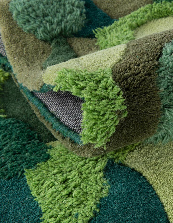Detail image of 2' x 6' 1 Moss Garden Freeform Rug