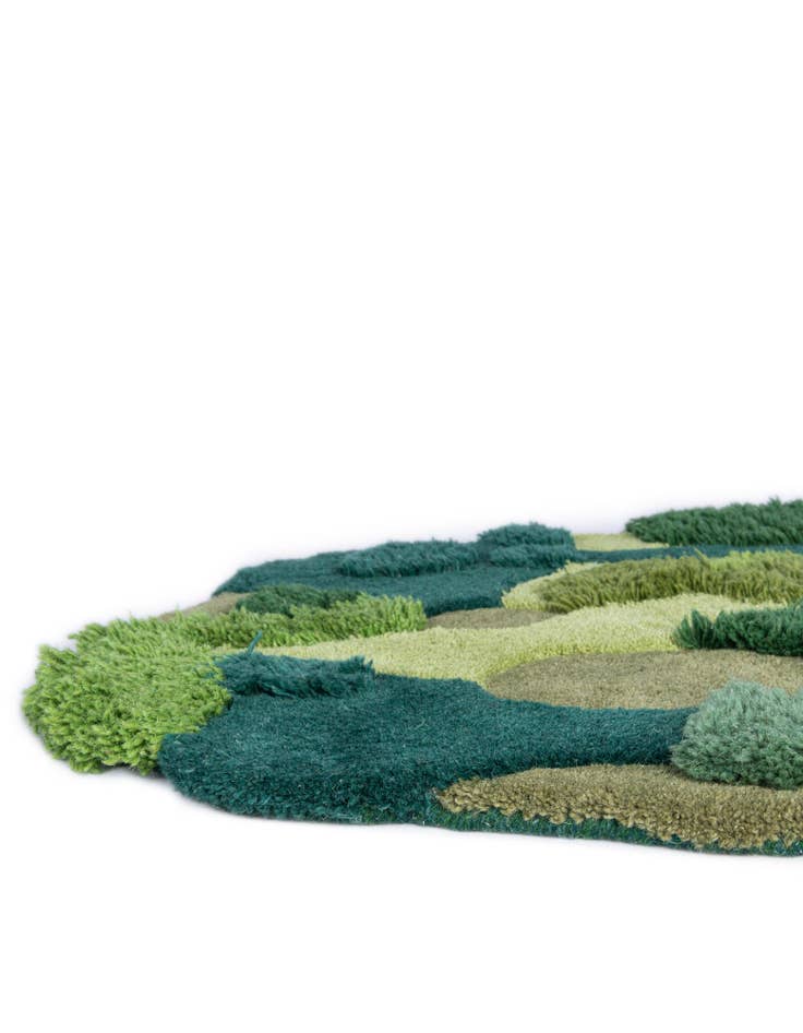 Detail image of 2' x 6' 1 Moss Garden Freeform Rug