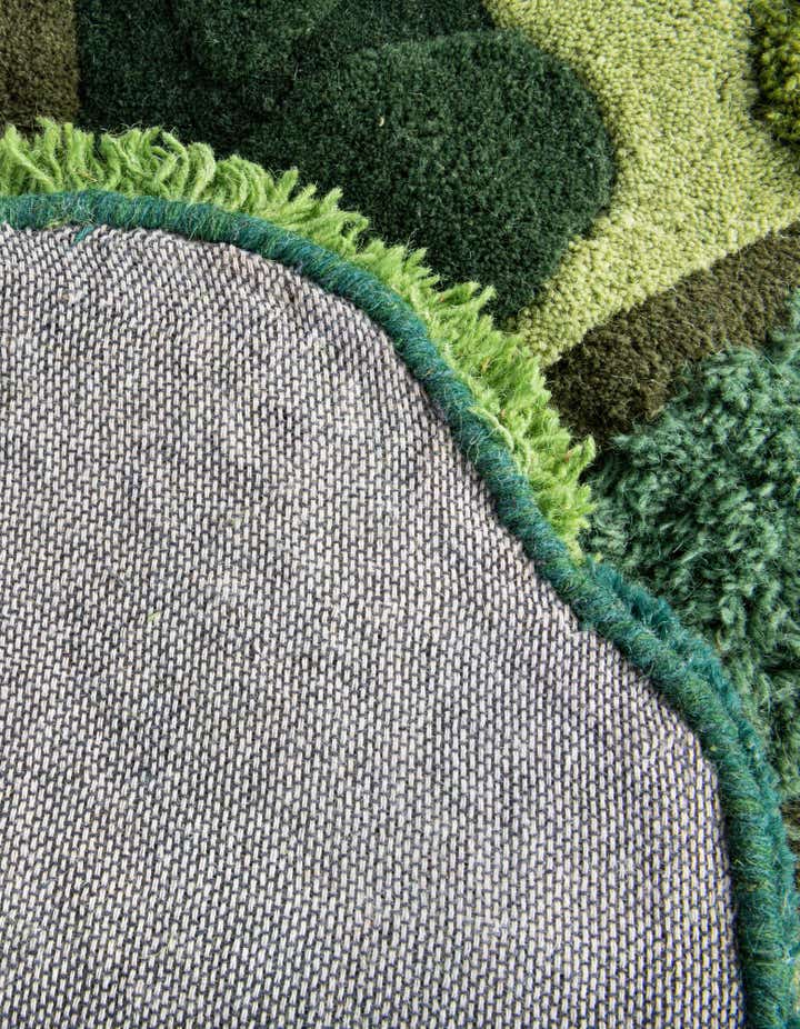 2' x 6' 1 Moss Garden Freeform Rug