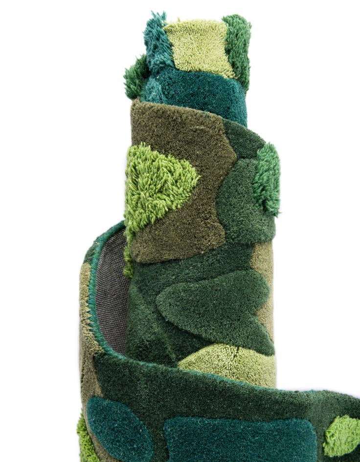 Detail image of 2' x 6' 1 Moss Garden Freeform Rug