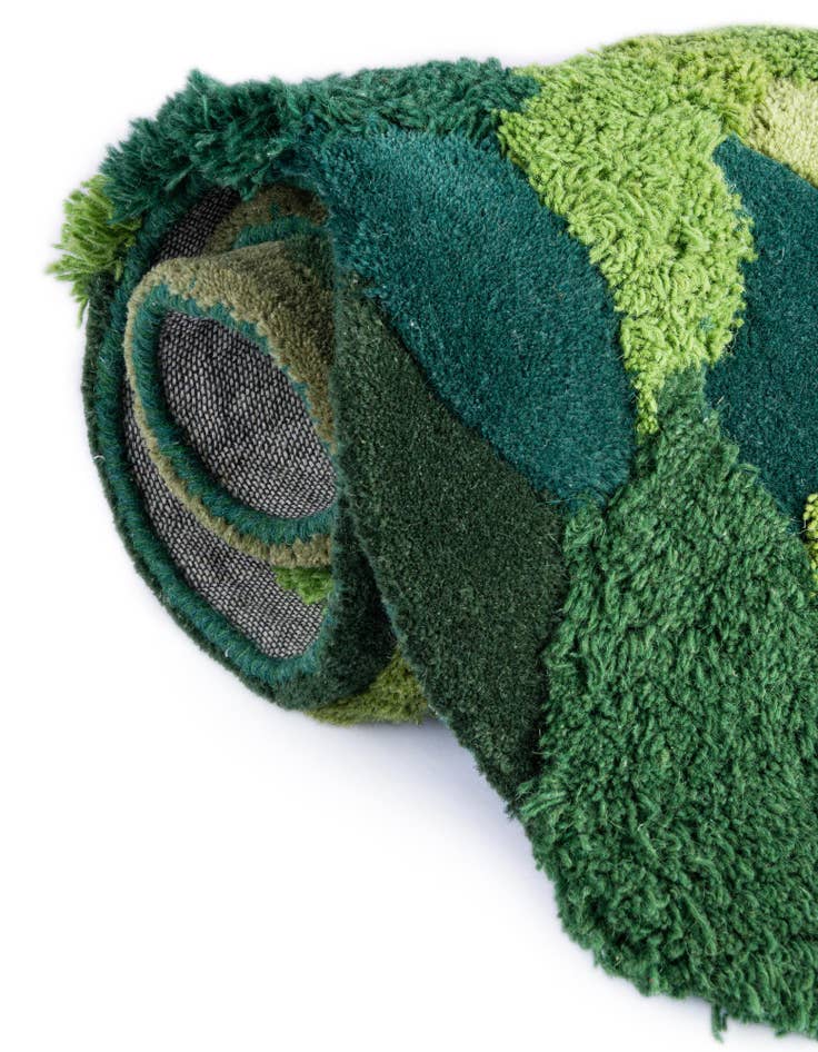Detail image of 2' x 6' 1 Moss Garden Freeform Rug