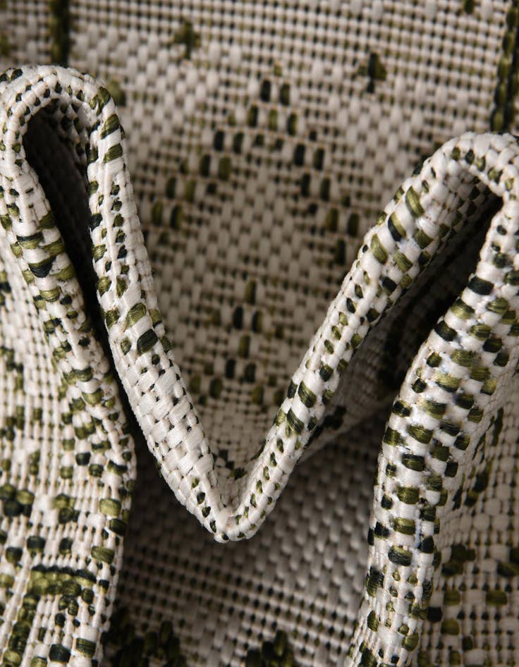 Detail image of 5' 3 x 5' 3  Washable Aztec Indoor / Outdoor Octagon Rug