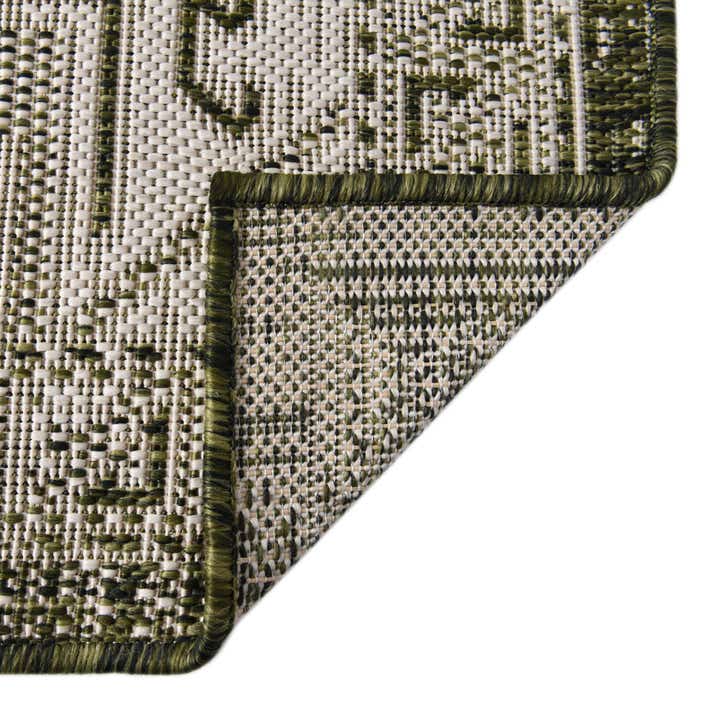 5' 3 x 5' 3 Easy-Clean Aztec Indoor / Outdoor Octagon Rug
