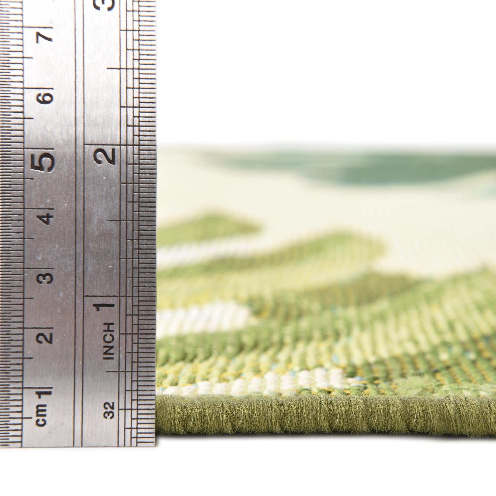5' 3 x 5' 3 Easy-Clean Botanical Indoor / Outdoor Octagon Rug