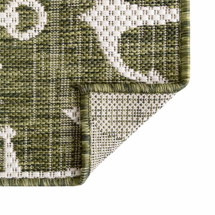 5' 3 x 5' 3 Easy-Clean Coastal Indoor / Outdoor Octagon Rug