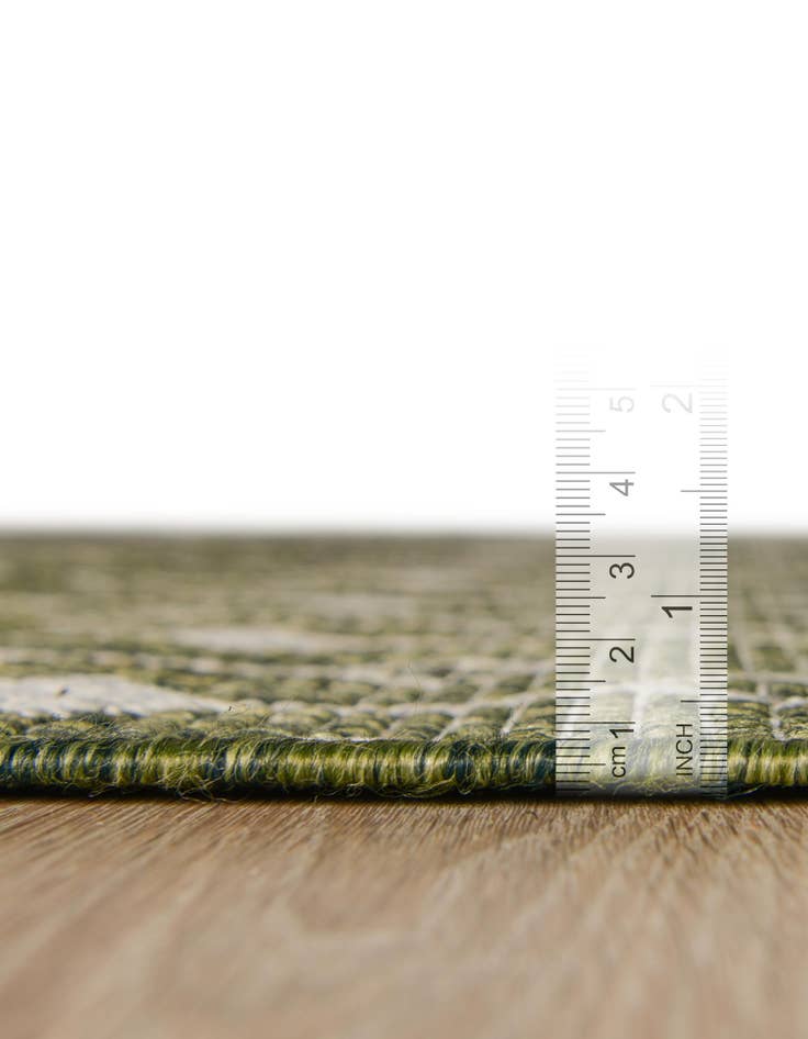 Detail image of 5' 3 x 5' 3 Washable Lattice Indoor / Outdoor Octagon Rug