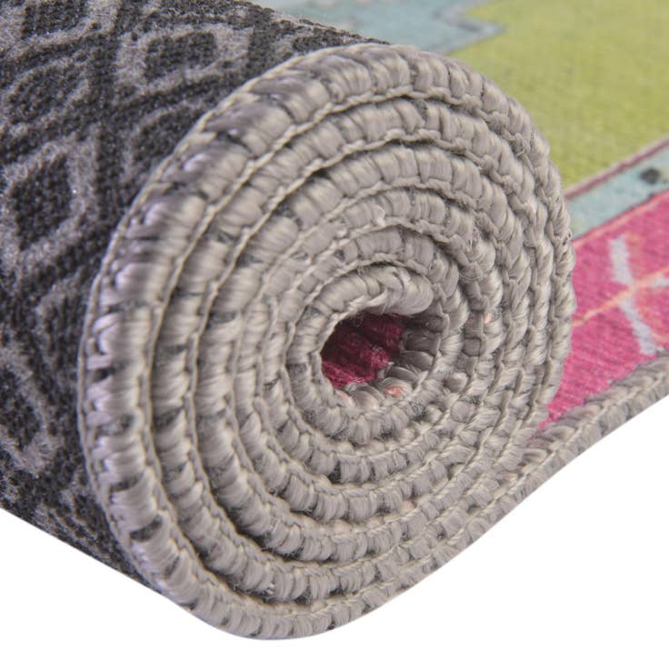 Detail image of 7' 6 x 7' 6 Washable Timeless Octagon Rug