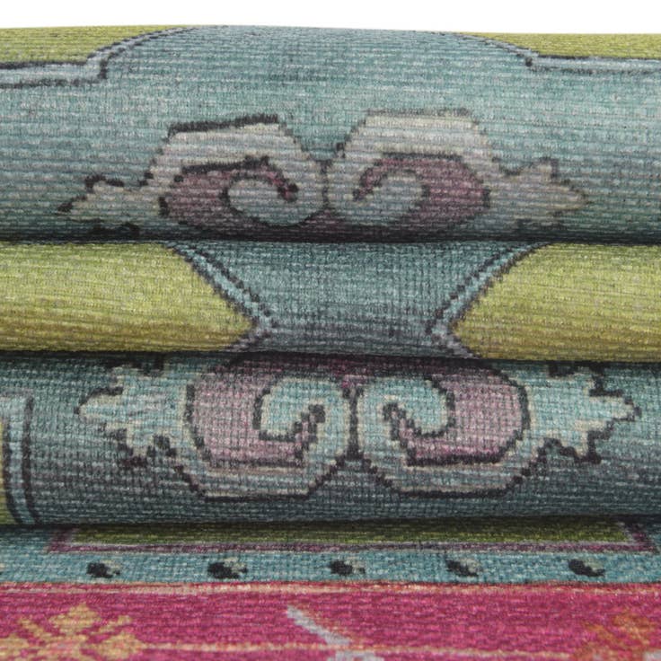 Detail image of 7' 6 x 7' 6 Washable Timeless Octagon Rug