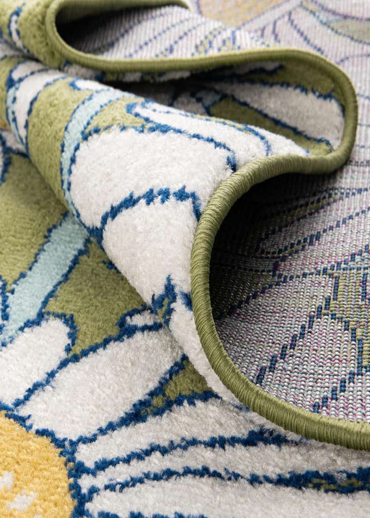 5' 3 x 7' 10 Bloom Oval Rug