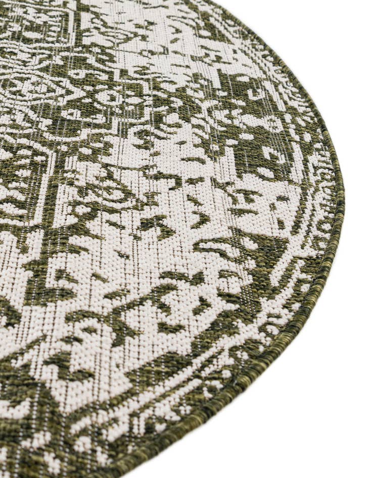 Detail image of 7' 10 x 10' Easy-Clean Jill Zarin Dubai Indoor / Outdoor Oval Rug