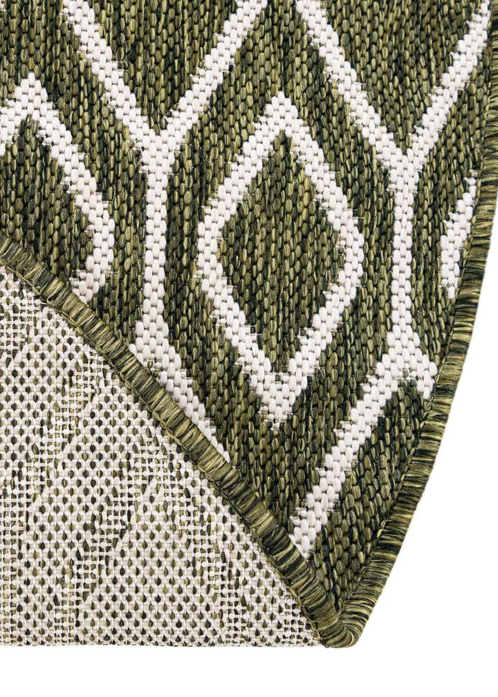 5' 3 x 8' Easy-Clean Jill Zarin Turks and Caicos Indoor / Outdoor Oval Rug