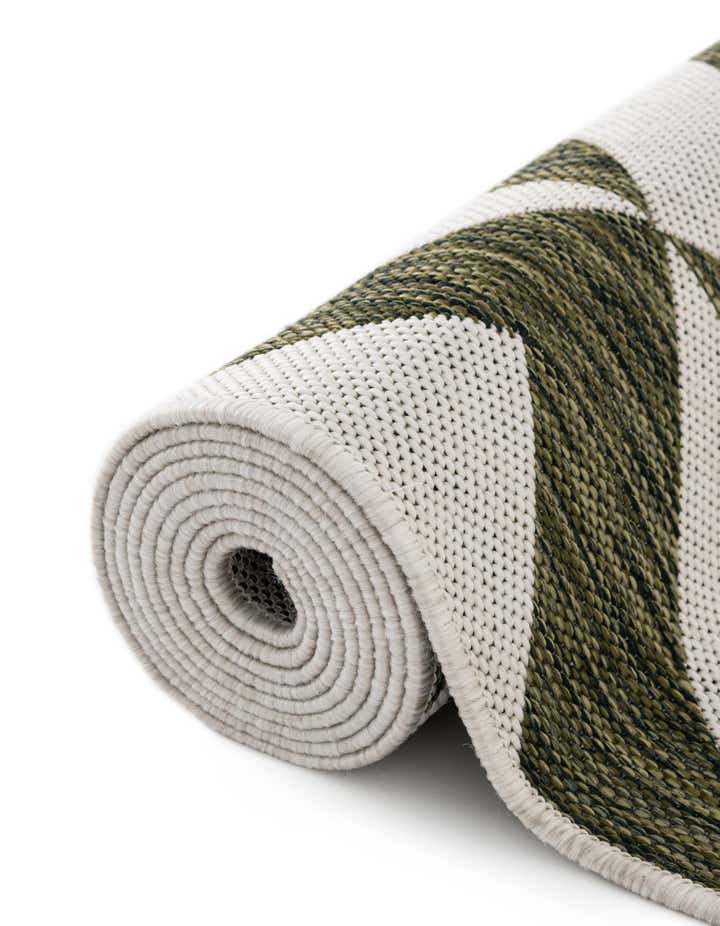 5' 3 x 8' Easy-Clean Jill Zarin Napa Indoor / Outdoor Oval Rug