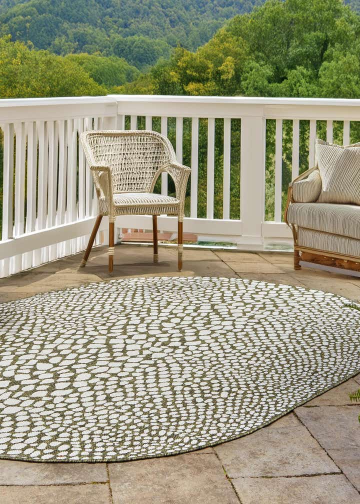5' 3 x 8' Easy-Clean Jill Zarin Cape Town Indoor / Outdoor Oval Rug