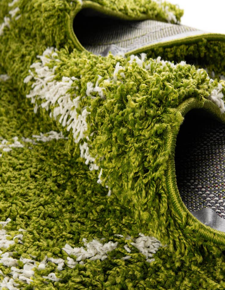 Detail image of 5' 3 x 8' Lattice Shag Oval Rug