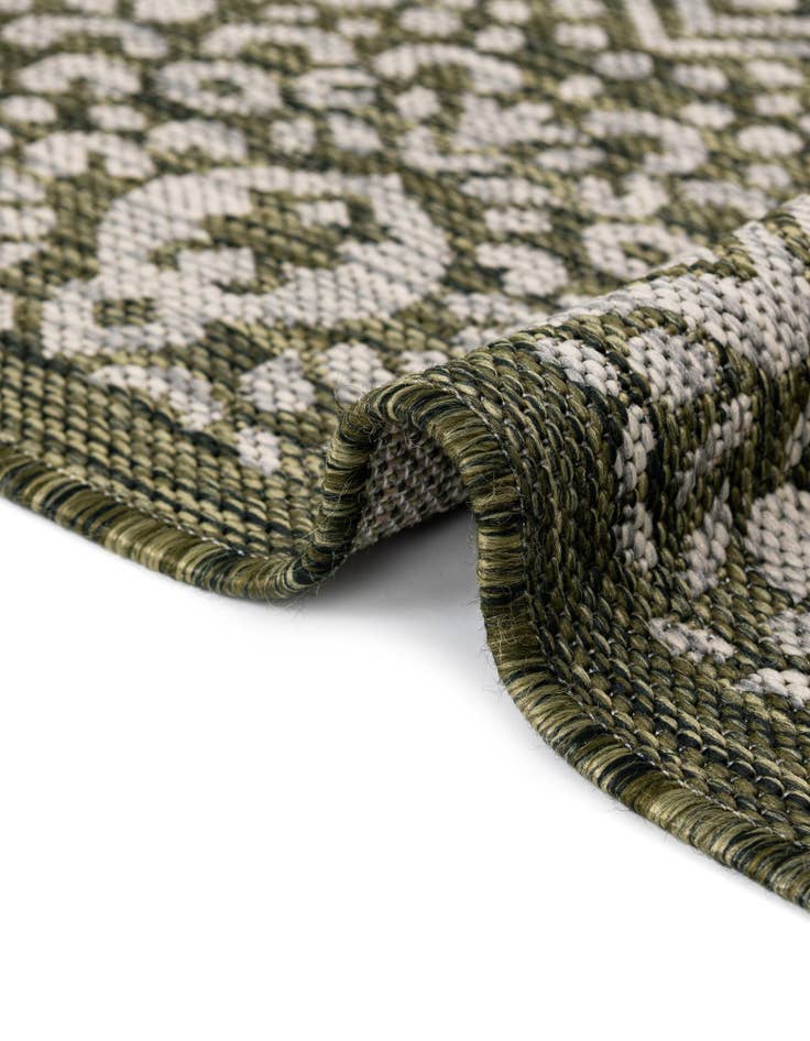 Detail image of 5' 3 x 8'  Washable Border Indoor / Outdoor Oval Rug