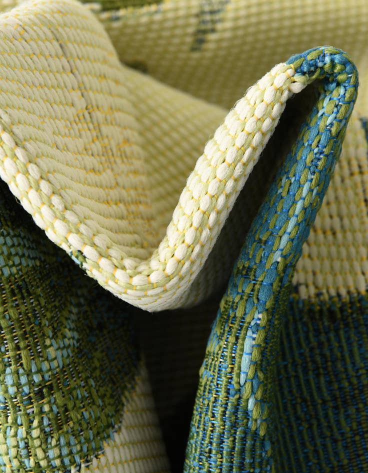 Detail image of 5' 3 x 8' Easy-Clean Botanical Indoor / Outdoor Oval Rug