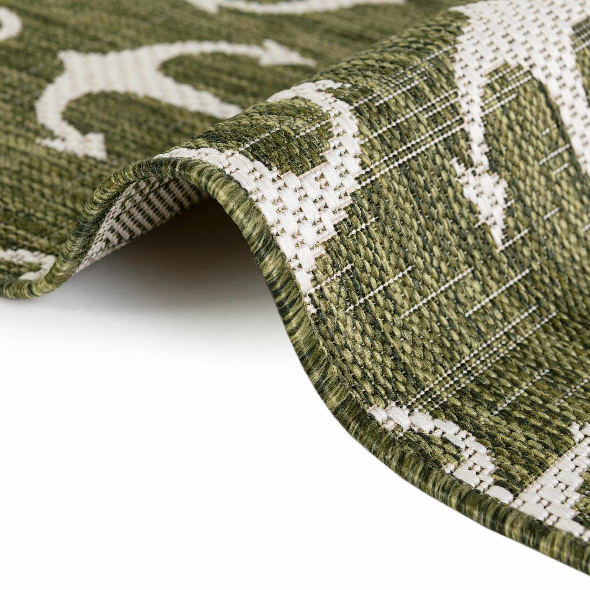 5' 3 x 8' Easy-Clean Coastal Indoor / Outdoor Oval Rug