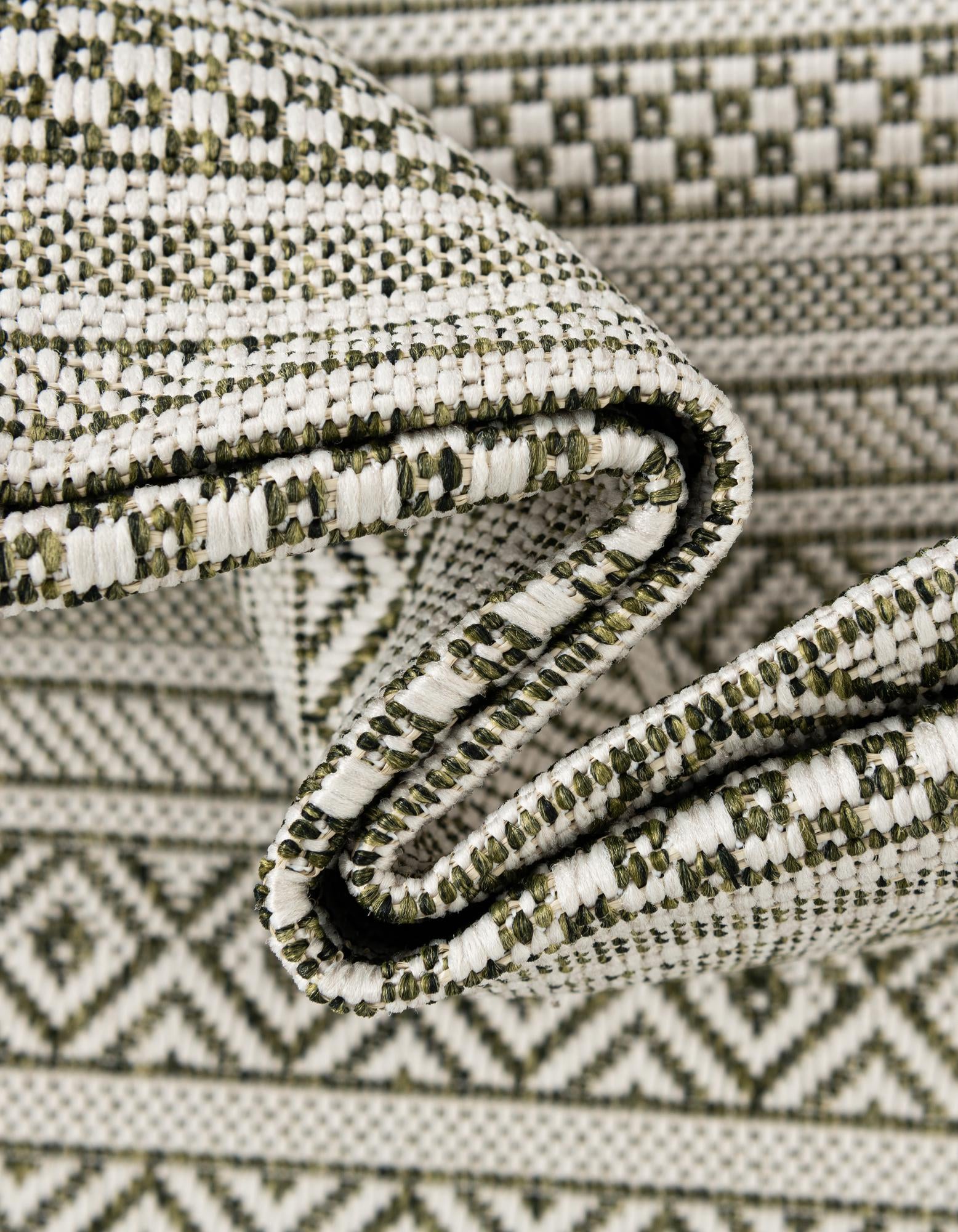 3' x 5' 3 Easy-Clean Striped Indoor / Outdoor Oval Rug