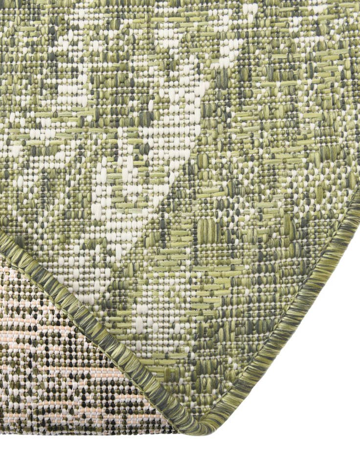 Detail image of 5' 3 x 8'  Washable Traditional Indoor / Outdoor Oval Rug