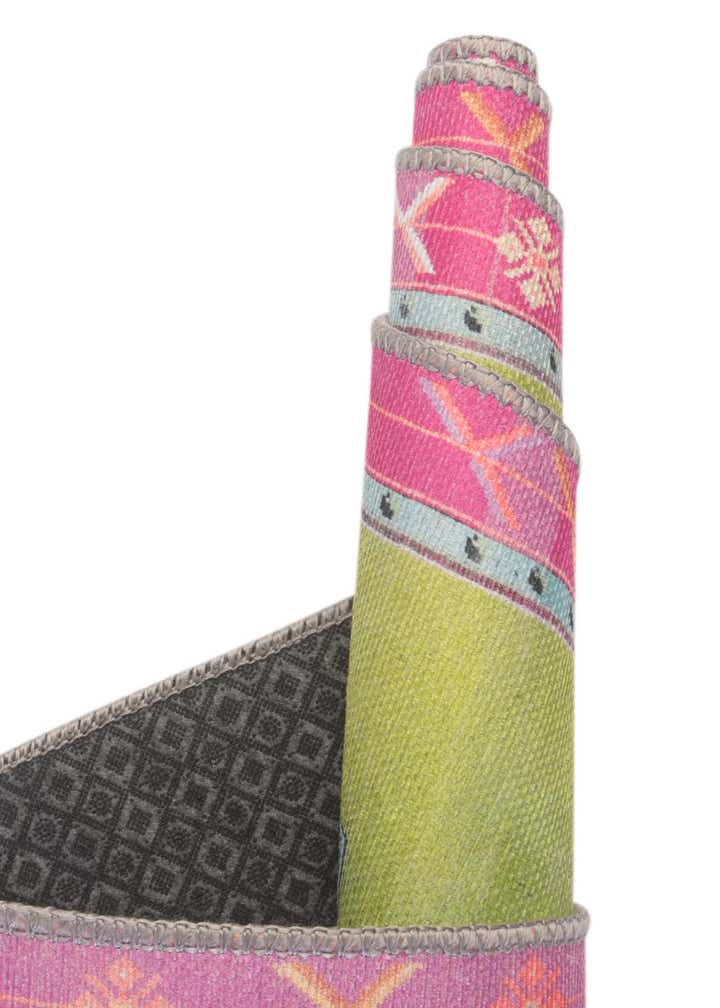 4' x 6' Washable Timeless Oval Rug