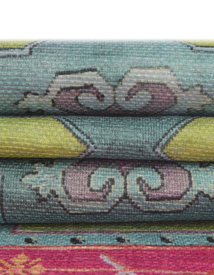 Detail image of 4' x 6' Washable Timeless Oval Rug