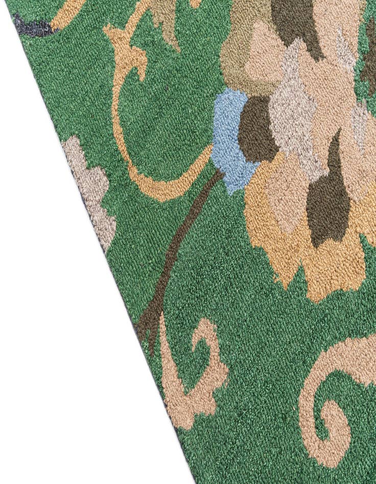 Detail image of 5' 1 x 8' Agra Rug