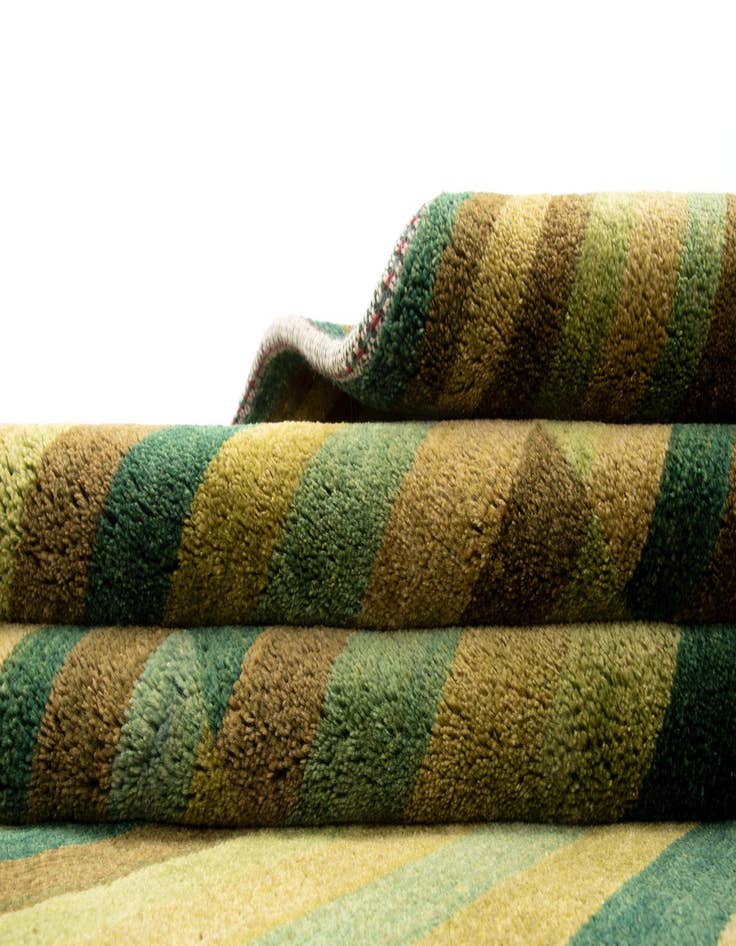 Detail image of 5' 1 x 6' 6 Amaleh Wool Rug