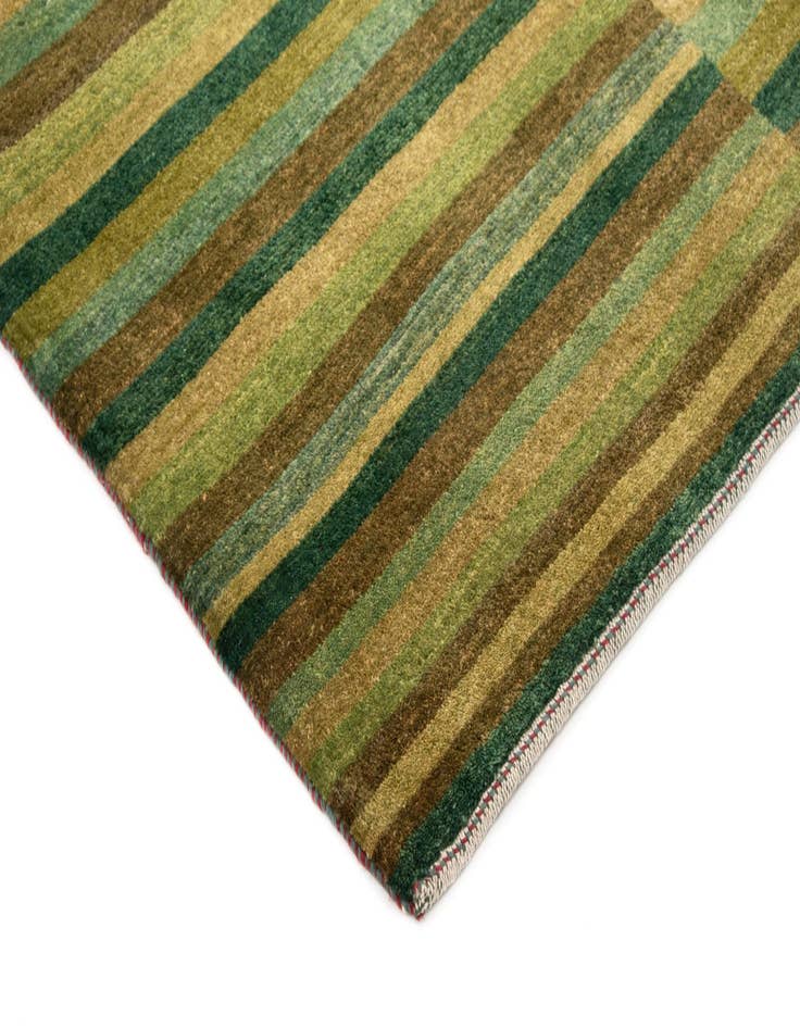 Detail image of 5' 1 x 6' 6 Amaleh Wool Rug