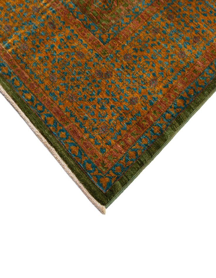 Detail image of 6' 11 x 9' 10 Amina Rug