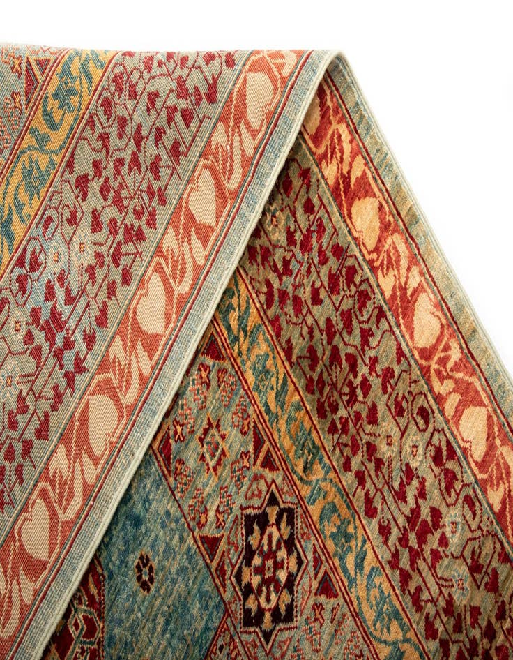 Detail image of 8' 2 x 11' 7 Amina Wool Rug