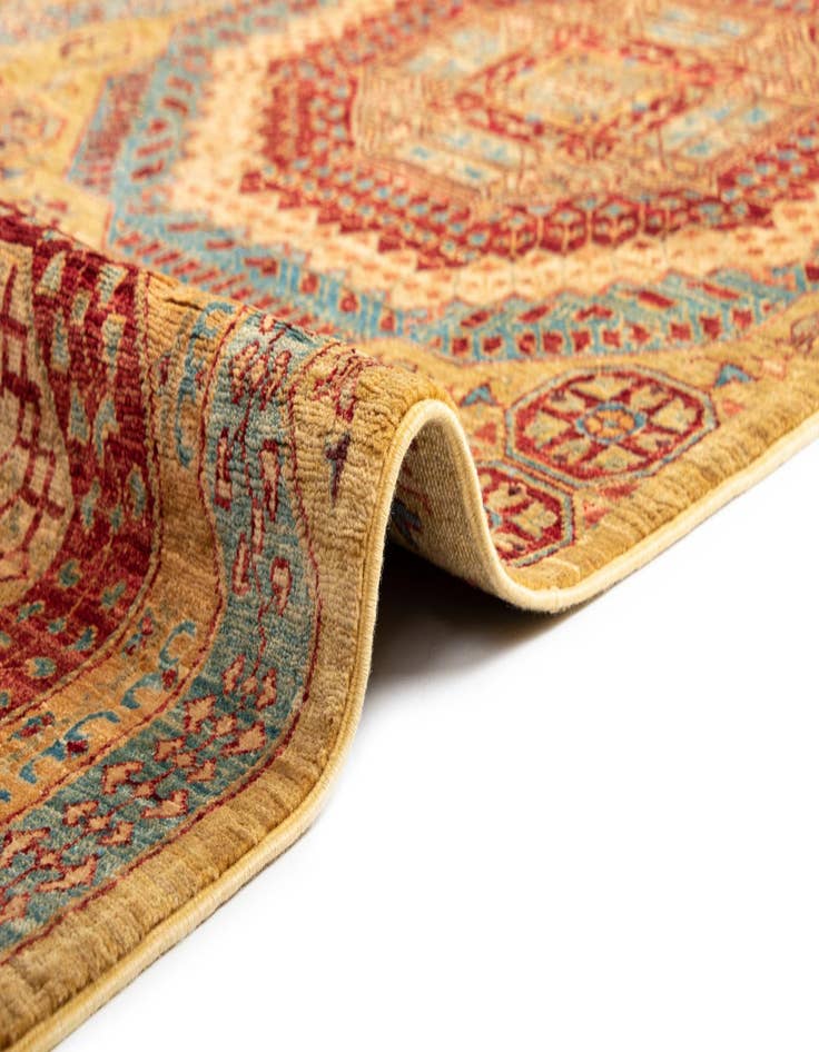 Detail image of 8' 10 x 11' 7 Amina Wool Rug