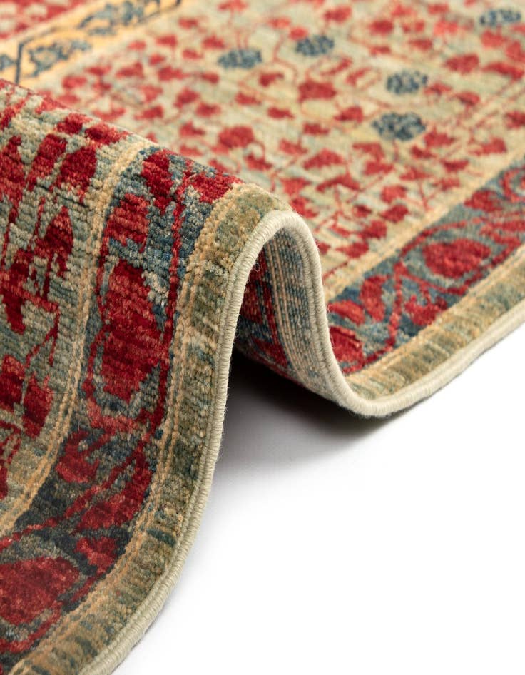 Detail image of 8' 1 x 9' 10 Amina Wool Rug