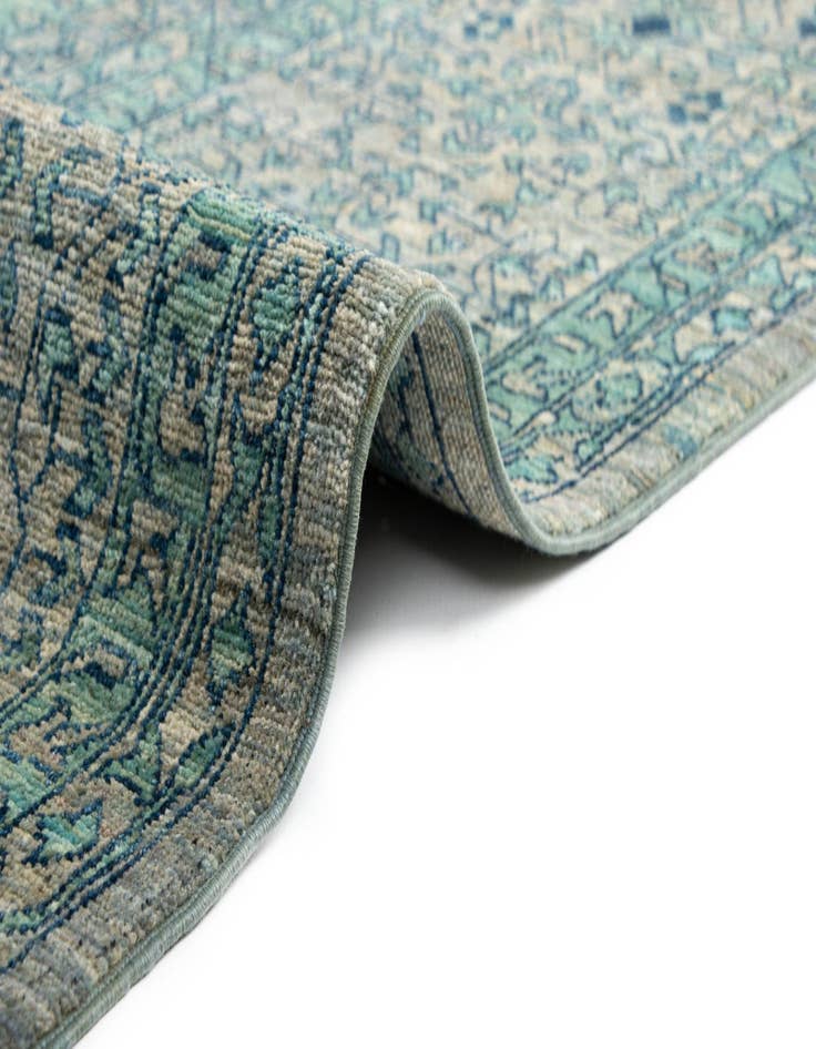 Detail image of 8' 3 x 11' 3 Amina Wool Rug