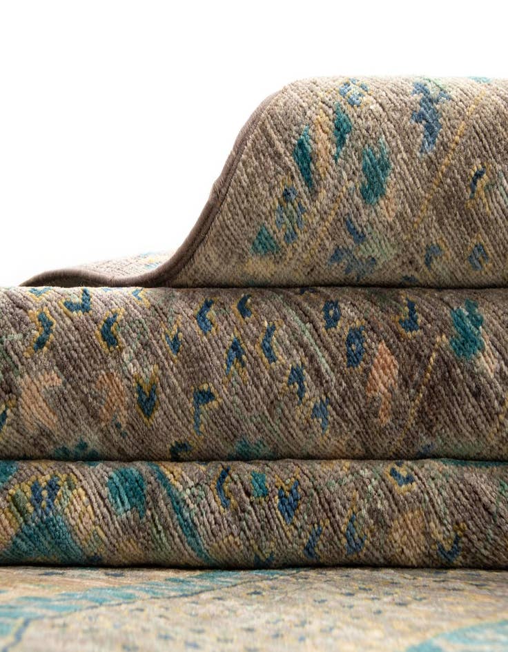 Detail image of 9' x 12' 4 Amina Wool Rug