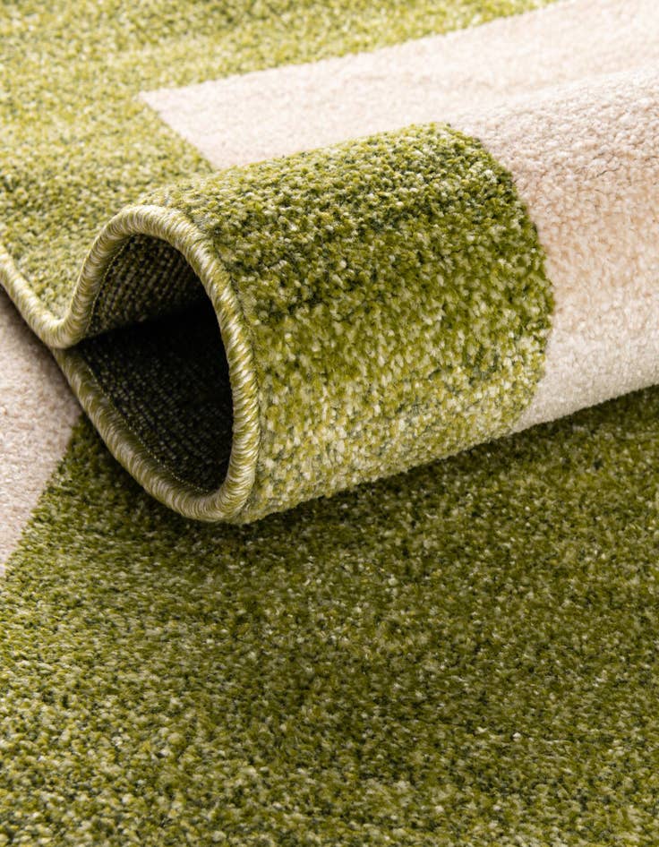 Detail image of 8' x 11' 4 Angelica Rug