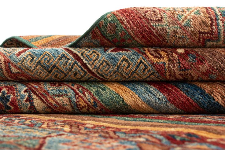 Detail image of 6' 10 x 9' 8 Ariana Rug