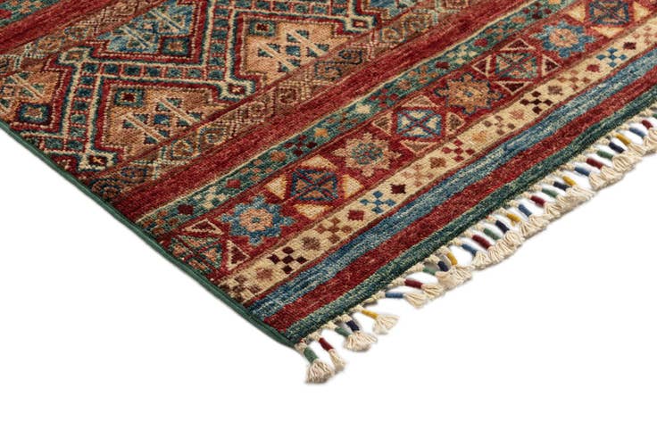 Detail image of 6' 10 x 9' 8 Ariana Rug